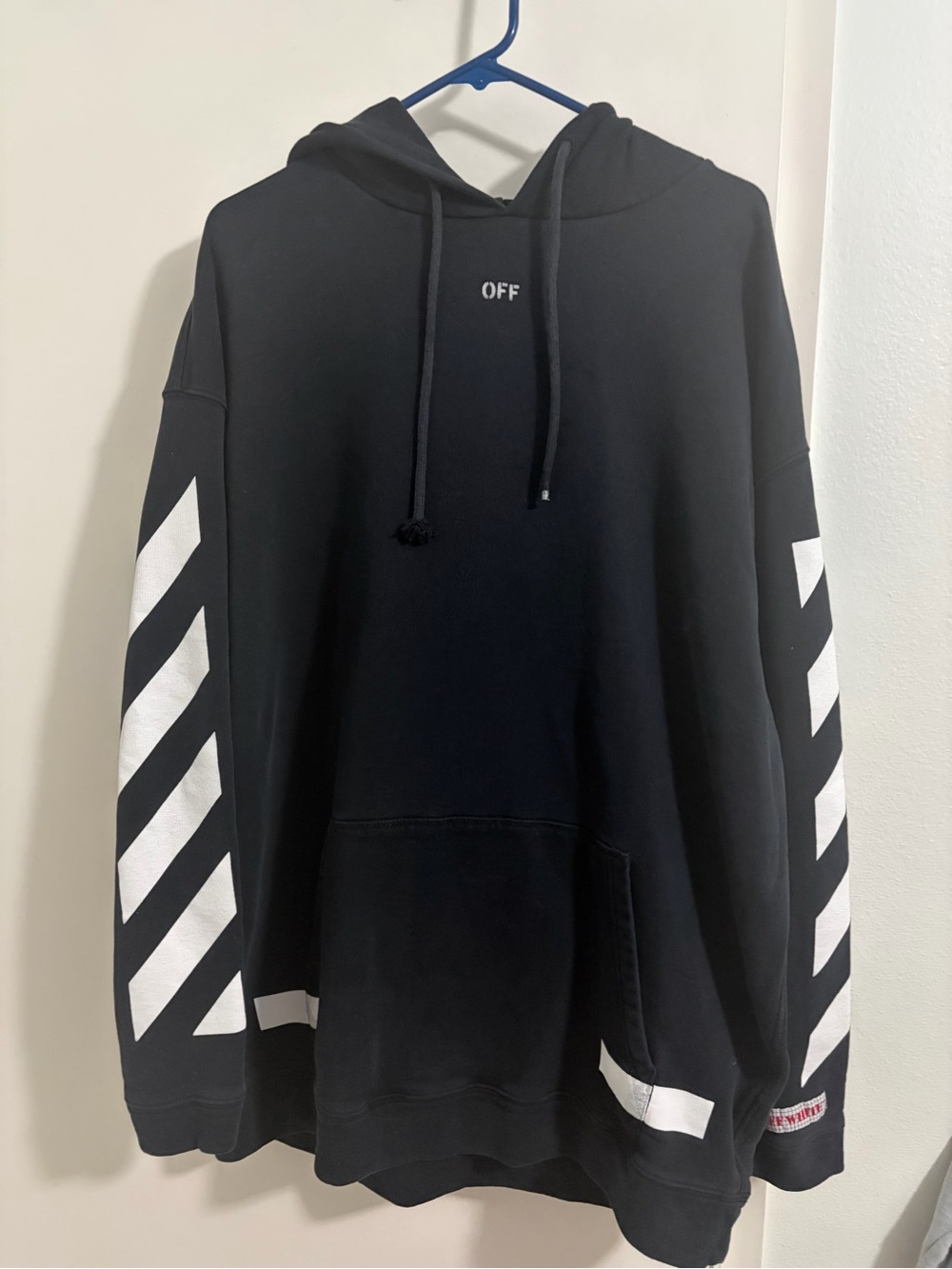 Off-White black men’s Medium M hoodie